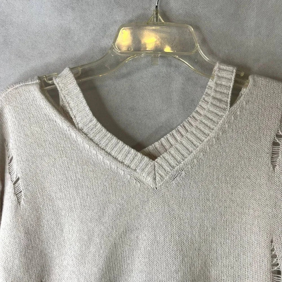 Arizona Jeans Cold Shoulder Destructed Metallic Sweater Size‎ Medium - Picture 3 of 11
